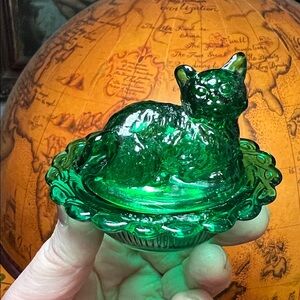 Mosser Emerald Green Glass Cat on Nest Miniature Salt Cellar Trinket Dish